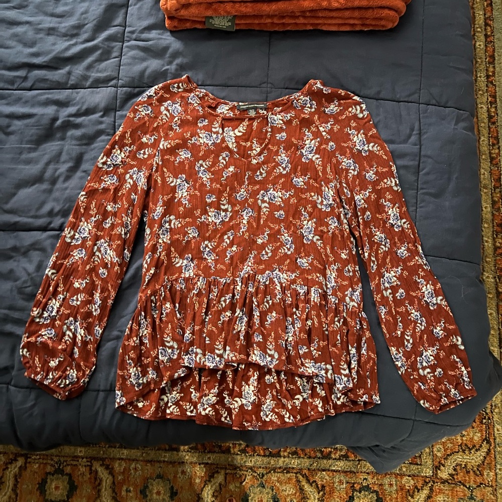 American Eagle long sleeve shirt